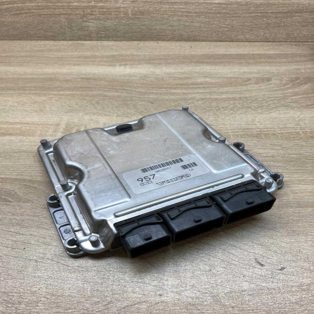 30620957 8200065996  Engine control unit/module ECU Volvo S40, V40