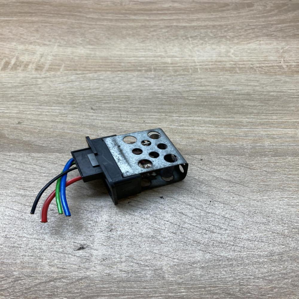 90559834   Coolant fan relay Opel Zafira A
