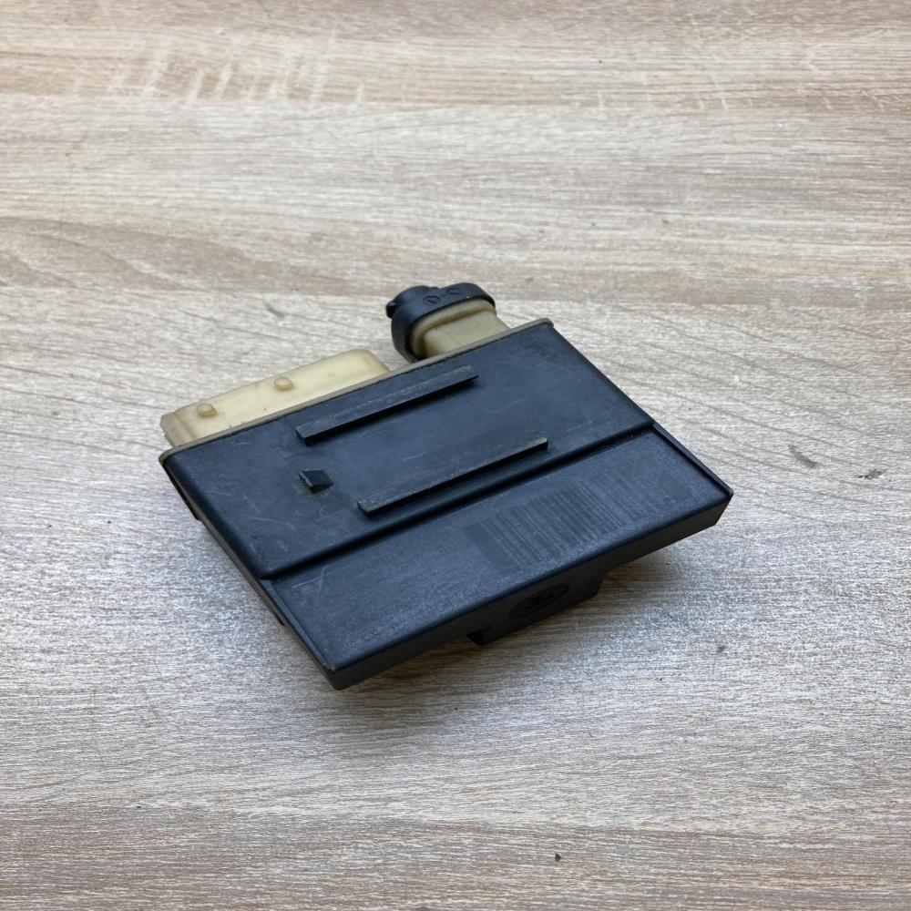 9652021180   Glow plug pre-heat relay Peugeot Partner