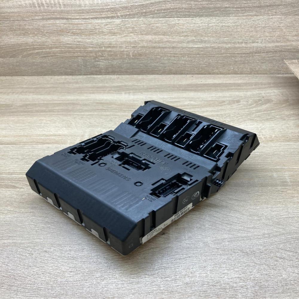 77003297786J S103600301A  Fuse module Renault Scenic I