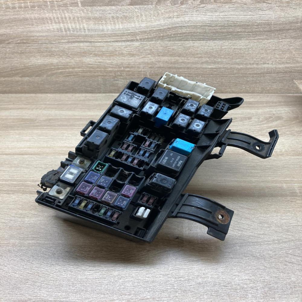 V2314 J59 X431   Fuse module Mazda 6