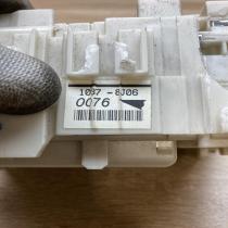 1575 8L04 82730 0F070 C 1087 8J06 Fuse module Toyota Verso