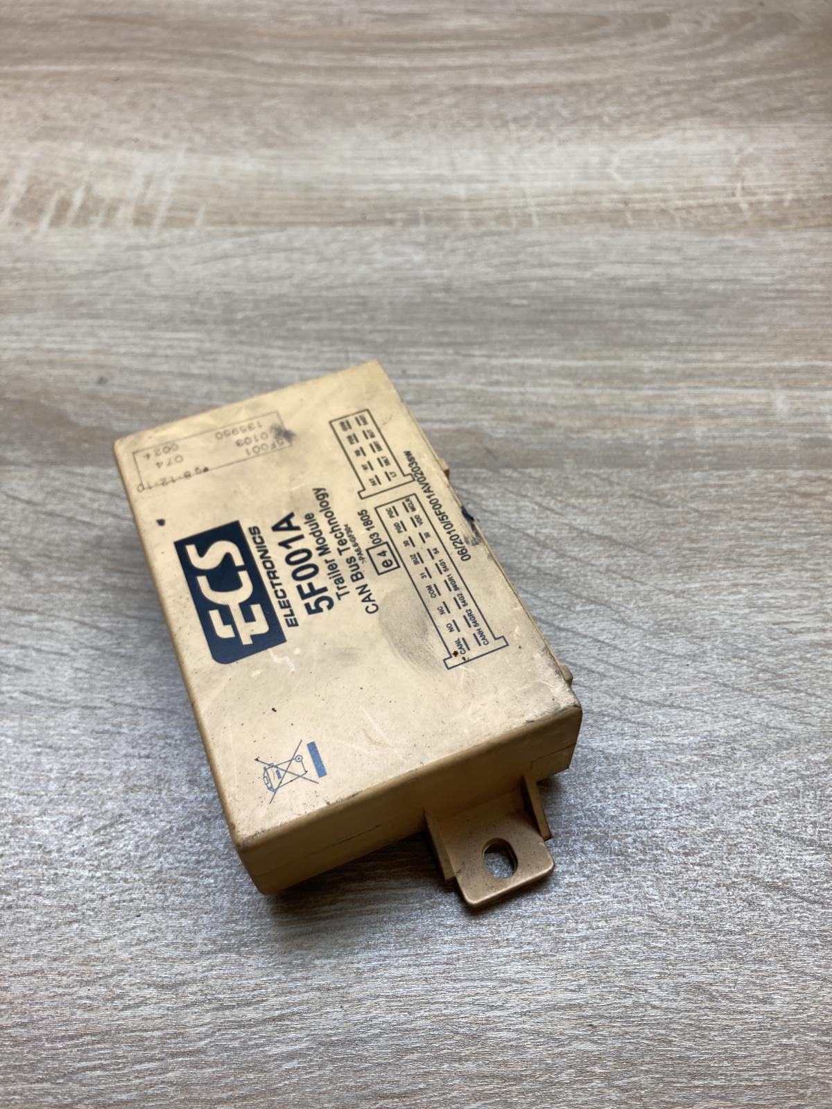 5F001A 031805  Tow bar trailer control unit/module Volkswagen PASSAT B6