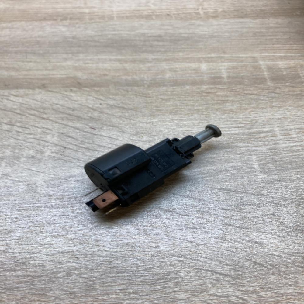 09132299 09175172 09175185 Brake pedal sensor switch Opel Zafira A
