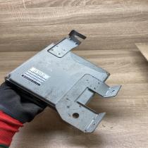 B3D2 18 881C MEC5 J104 B3D2 Engine control unit/module ECU Mazda 121