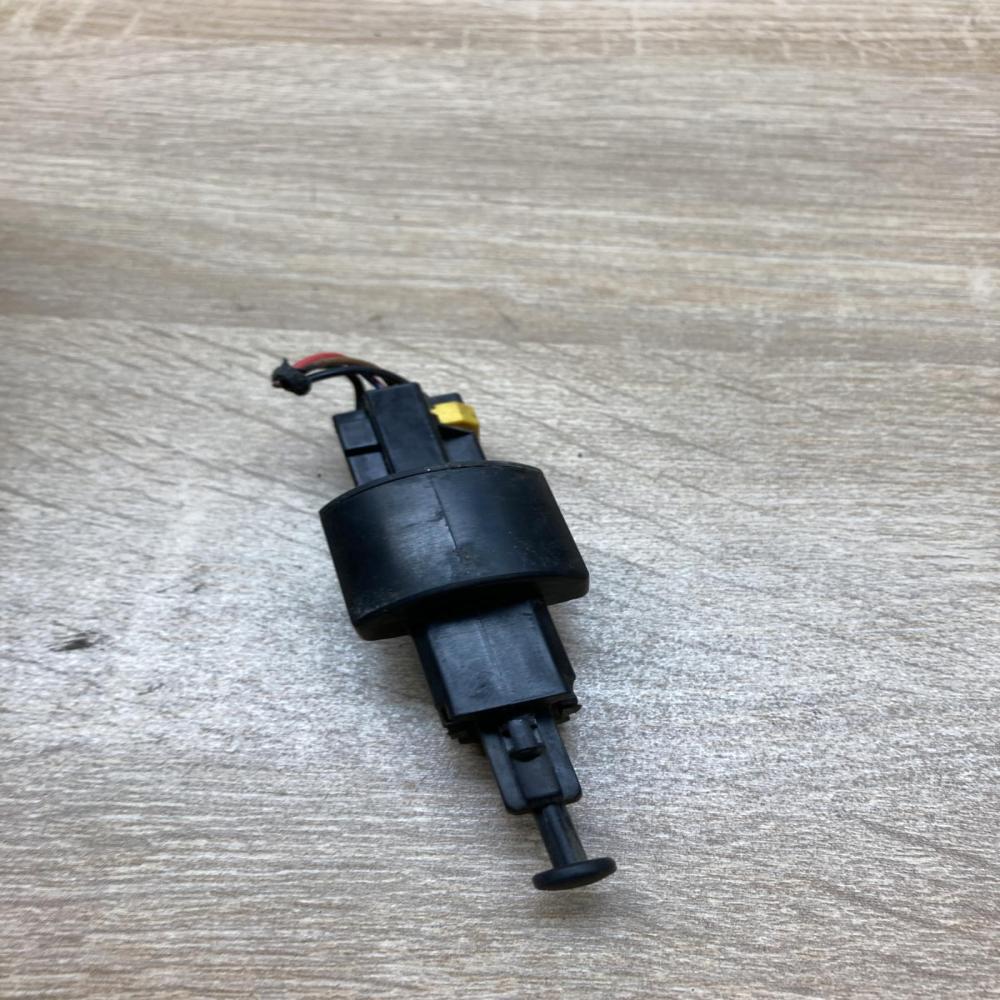 09132299 09175172 09175185 Brake pedal sensor switch Opel Astra G