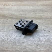 8200045088   Coolant fan relay Renault Scenic I
