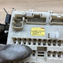 24350 AV700 0111051  Fuse module Nissan Primera