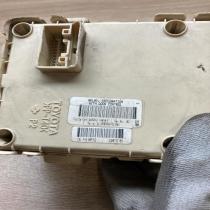 82641 CA010F   Fuse module Toyota Avensis T220
