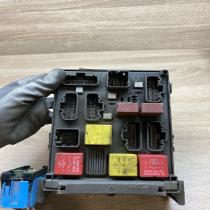 8200004201E 518836002  Fuse module Renault Laguna II