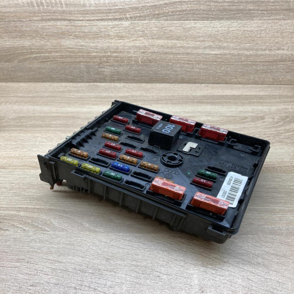 3C0937125 6359 2777  Fuse module Volkswagen PASSAT B6