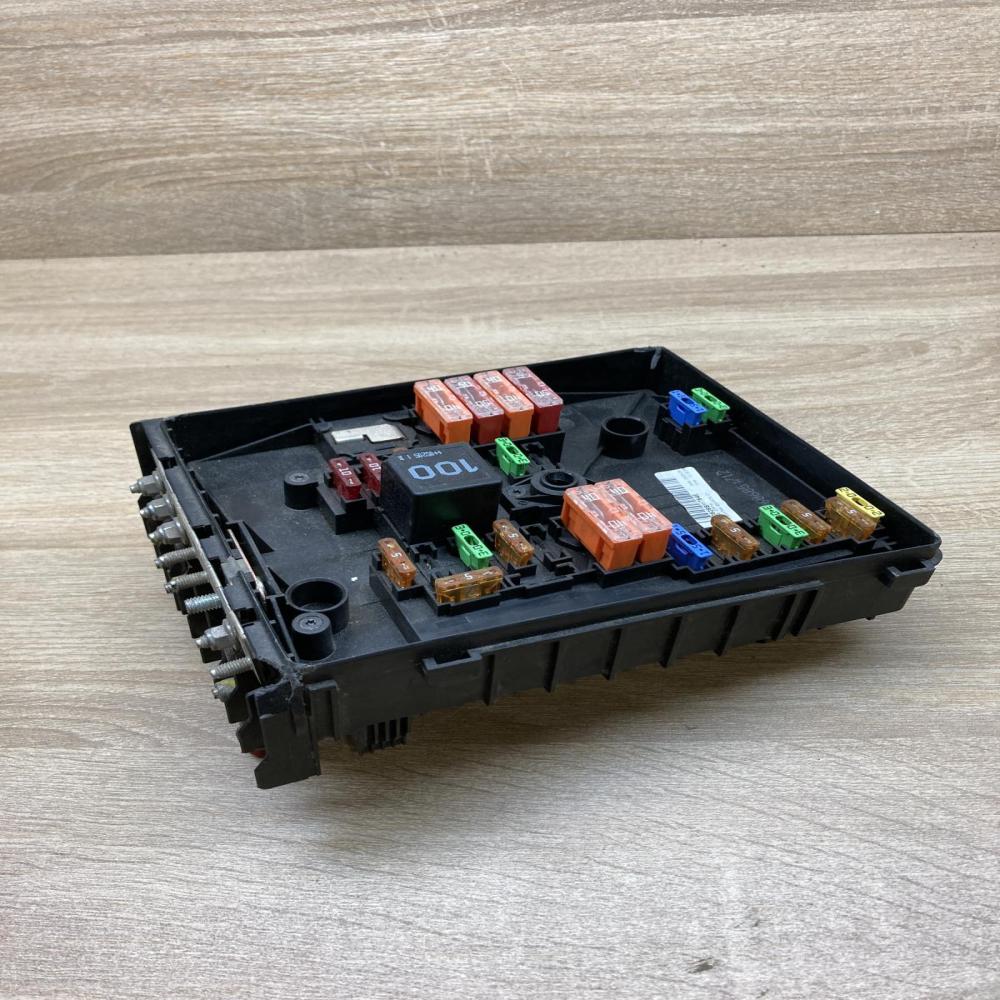 1K0937125   Fuse module Volkswagen Golf V