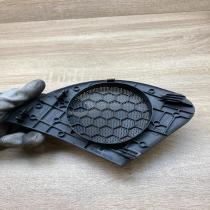 55472 0D020 554720D020  Side speaker trim/cover Toyota Yaris