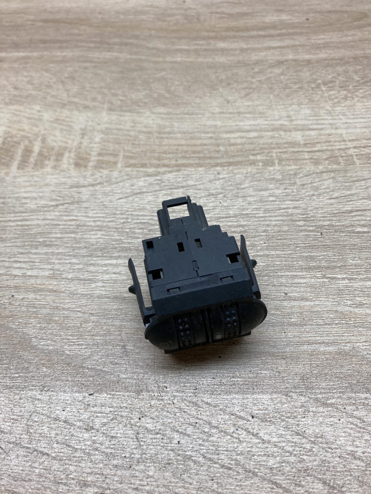 3B0941333C   Headlight level height control switch Volkswagen PASSAT B5.5