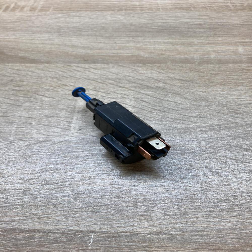 09132299 09175172 09175185 Brake pedal sensor switch Opel Astra G