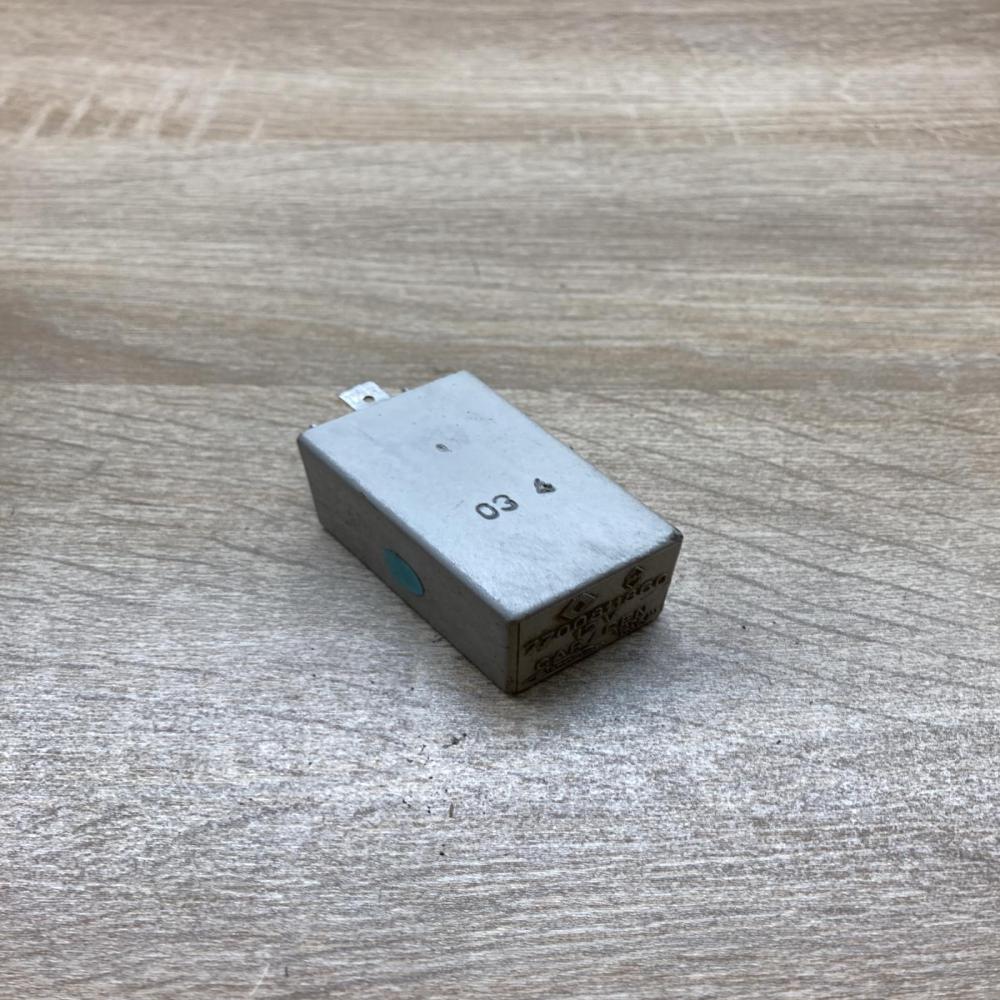 7700811860   Other relay Renault Laguna I