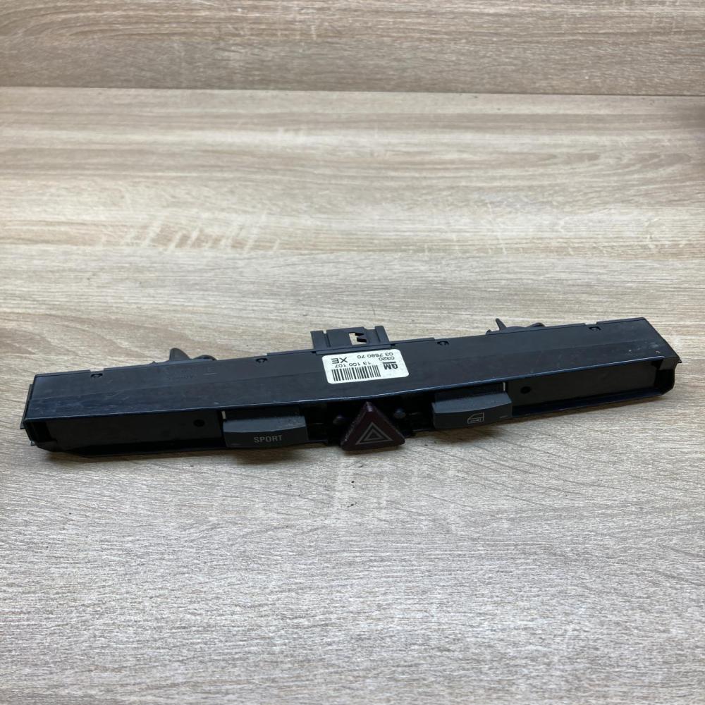 13100107 03758070 XE Hazard light switch Opel Zafira B