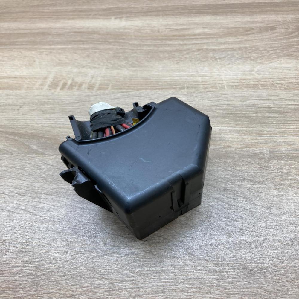 1219539   Fuse module Volkswagen PASSAT B6