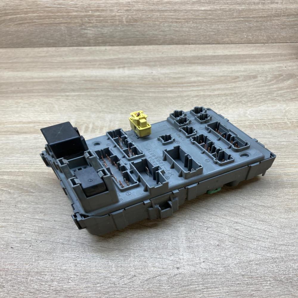38800 S1C G12 38800S1CG12  Fuse module Honda Accord