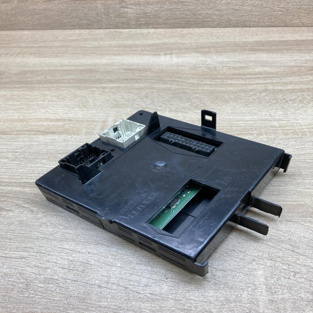 8200316854   Fuse module Renault Espace IV
