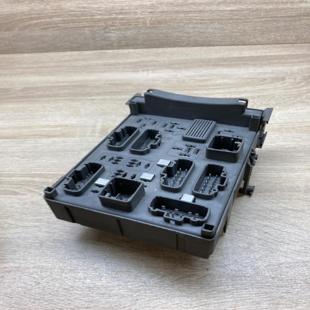 8200148809 8200004201 E  Fuse module Renault Laguna II