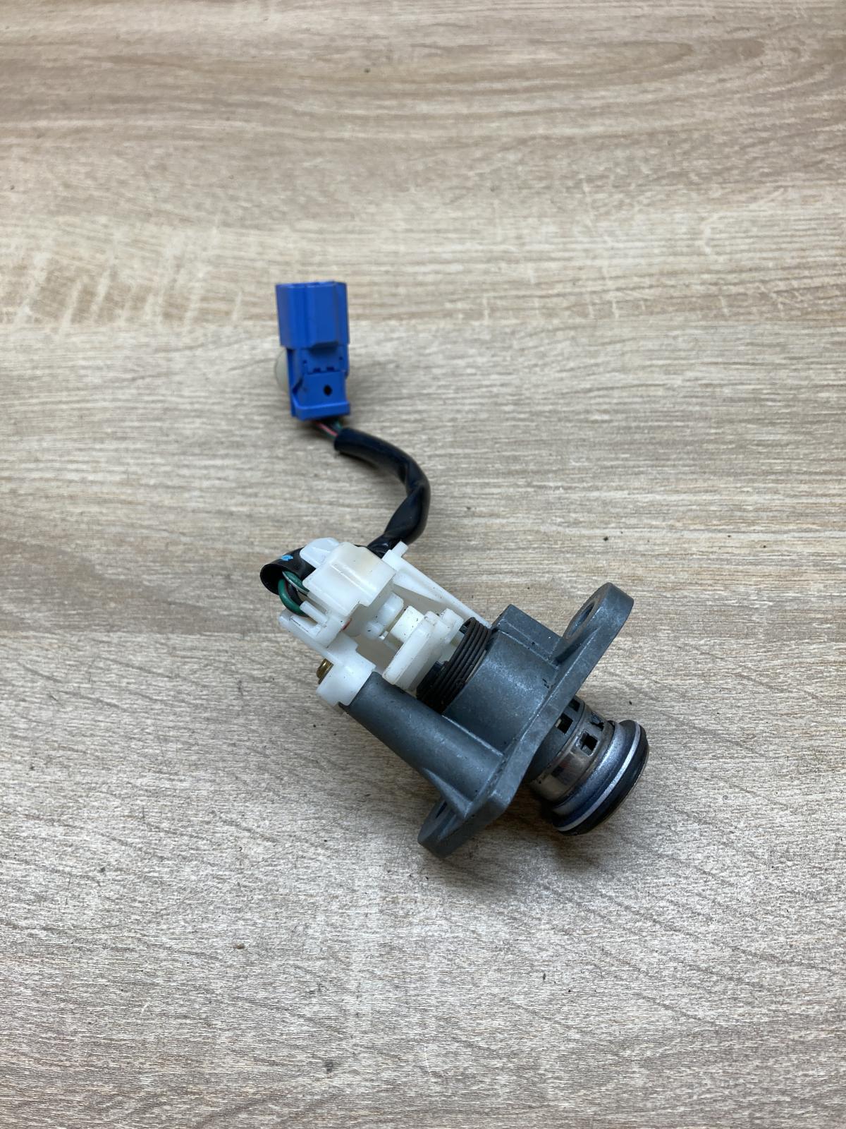 TOYOTA LOCK   Tailgate exterior lock Toyota Corolla Verso E121