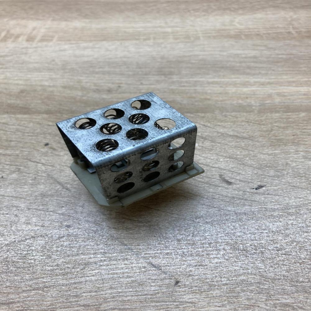 H801G   Coolant fan relay Citroen C4 I