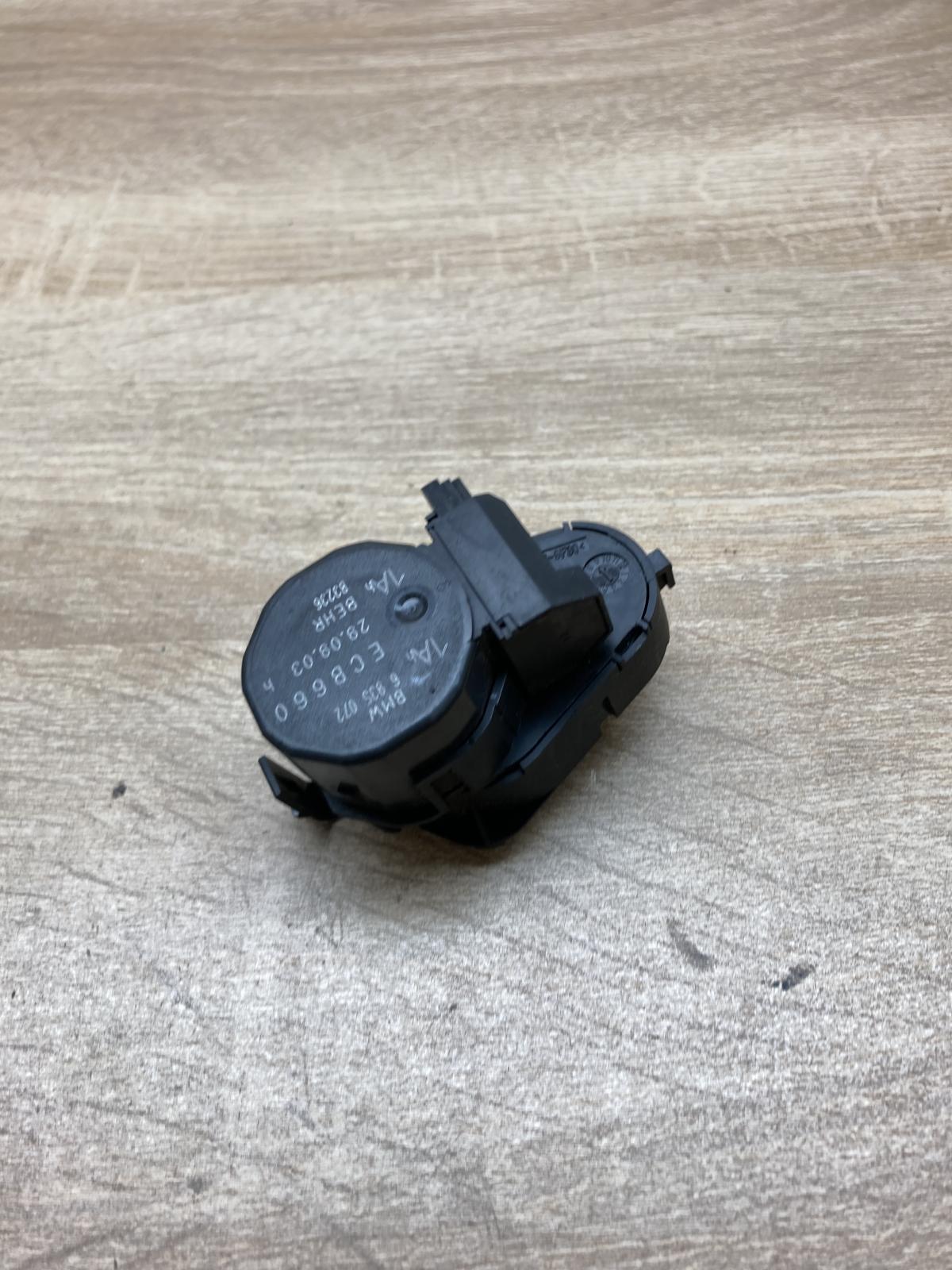 6935072   Air flap motor/actuator BMW 7 E65 E66