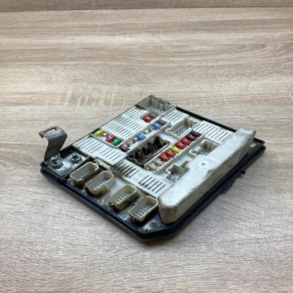 8200481866H   Fuse module Renault Megane II