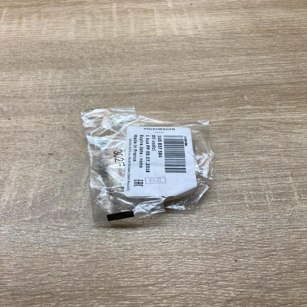 1U0837584   Rear door window regulator with motor Skoda Octavia Mk1 (1U)