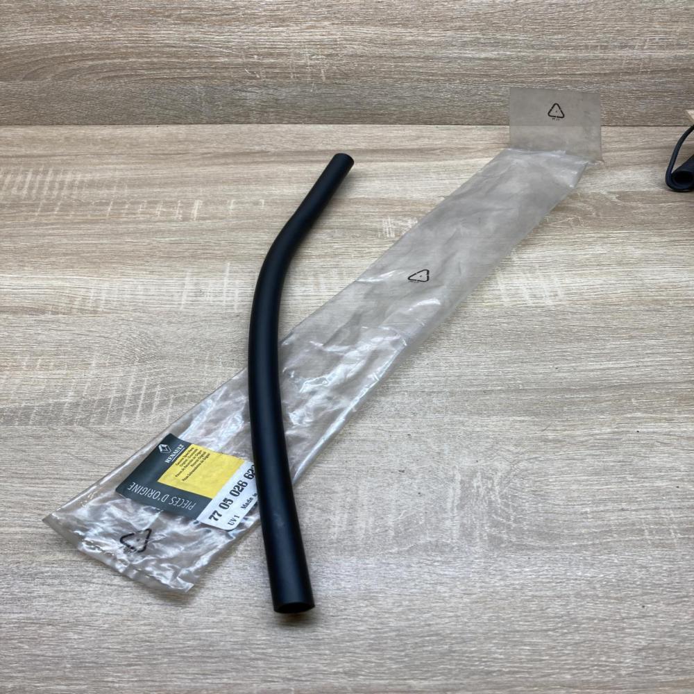 7705026622   Battery tray Renault Laguna III
