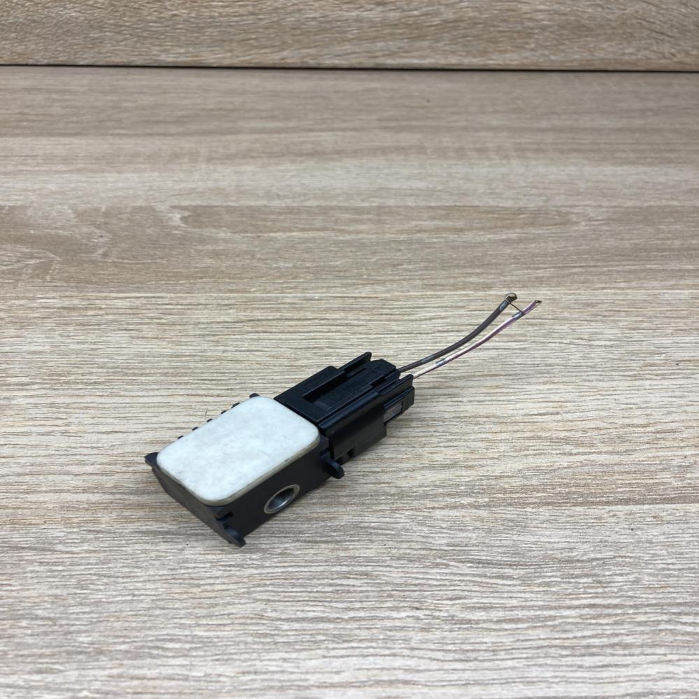 3M5T 14B342 AB 3M5T14B342AB  Airbag deployment crash/impact sensor Mazda 3 I
