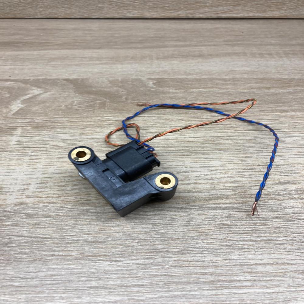 6977398   Airbag deployment crash/impact sensor BMW 5 E60 E61