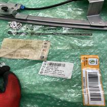 1U4839401H   Rear door window regulator with motor Skoda Octavia Mk2 (1Z)