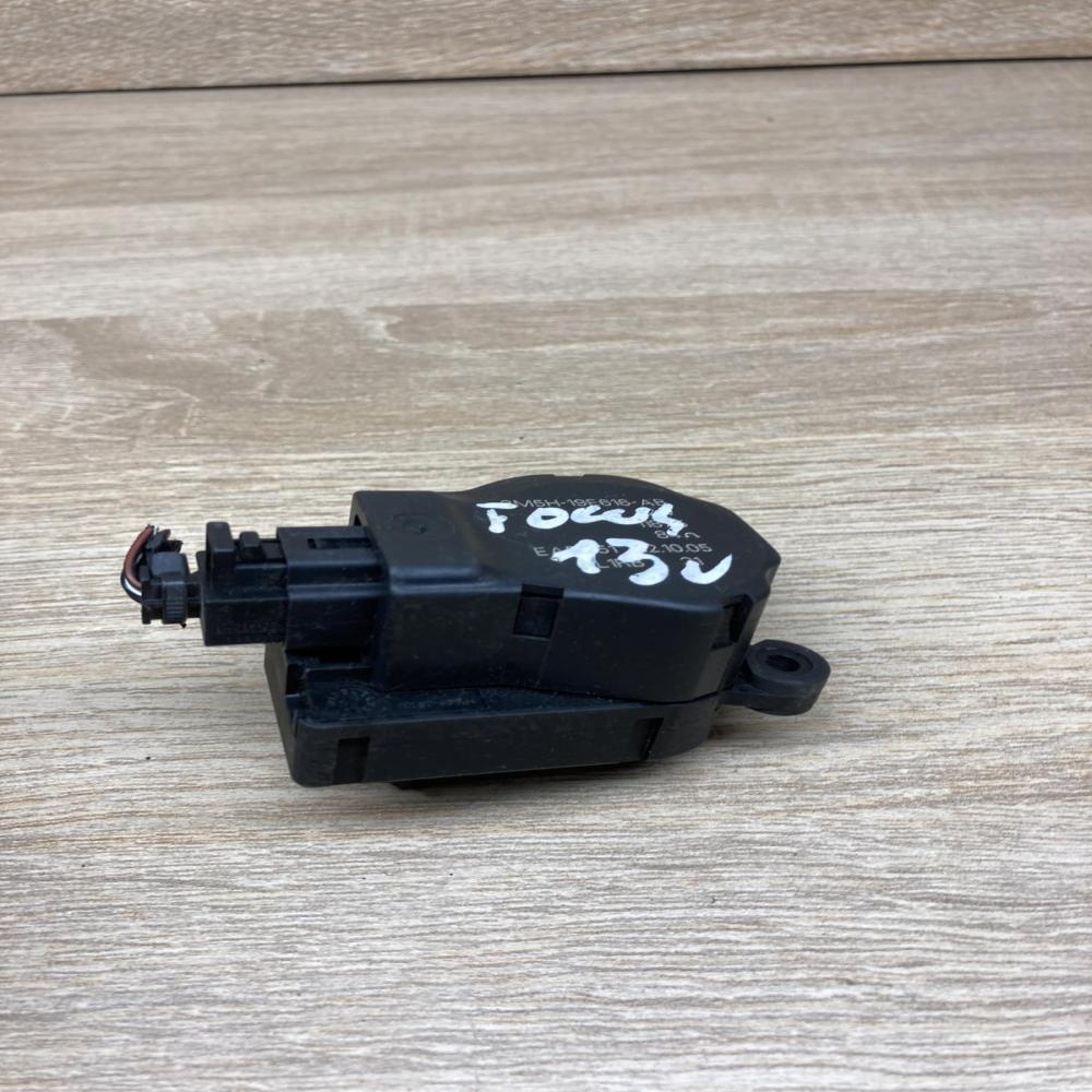 3M5H 19E616 AB 3M5H19E616AB  Air flap motor/actuator Ford Focus