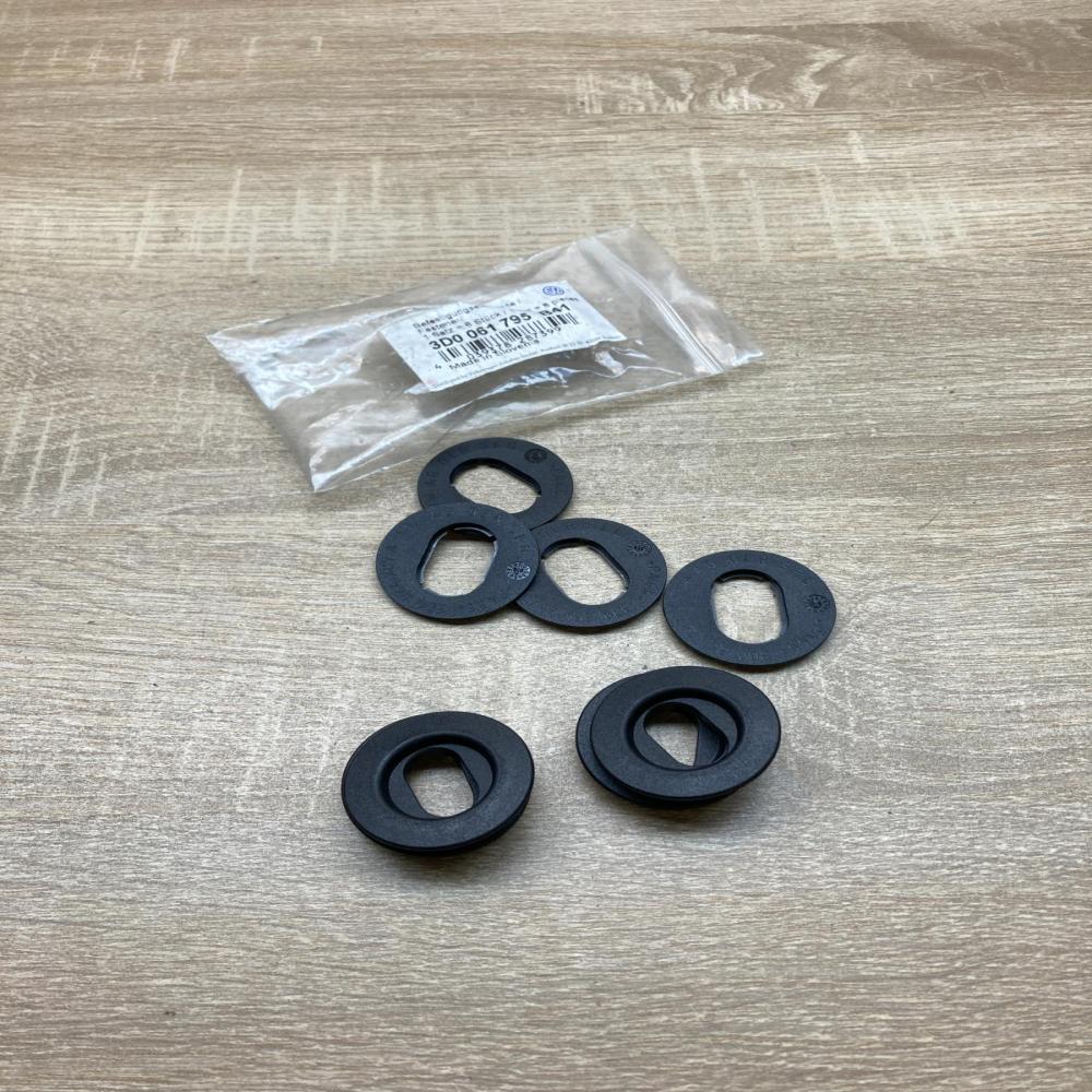 3D0061795  4 Pcs Set Floor mat clip fixing clamp Volkswagen Golf V