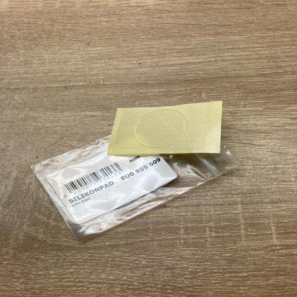 8U0955609   Windshield trim Audi A3 S3 8P
