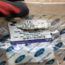 1337899 3M51 R045K08 ABBYY  Gear shifter surround trim plastic Ford Kuga I