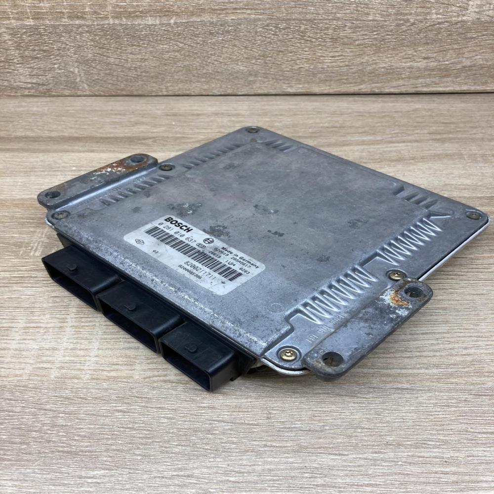 8200211711 0281010637  Engine control unit/module ECU Renault Laguna II