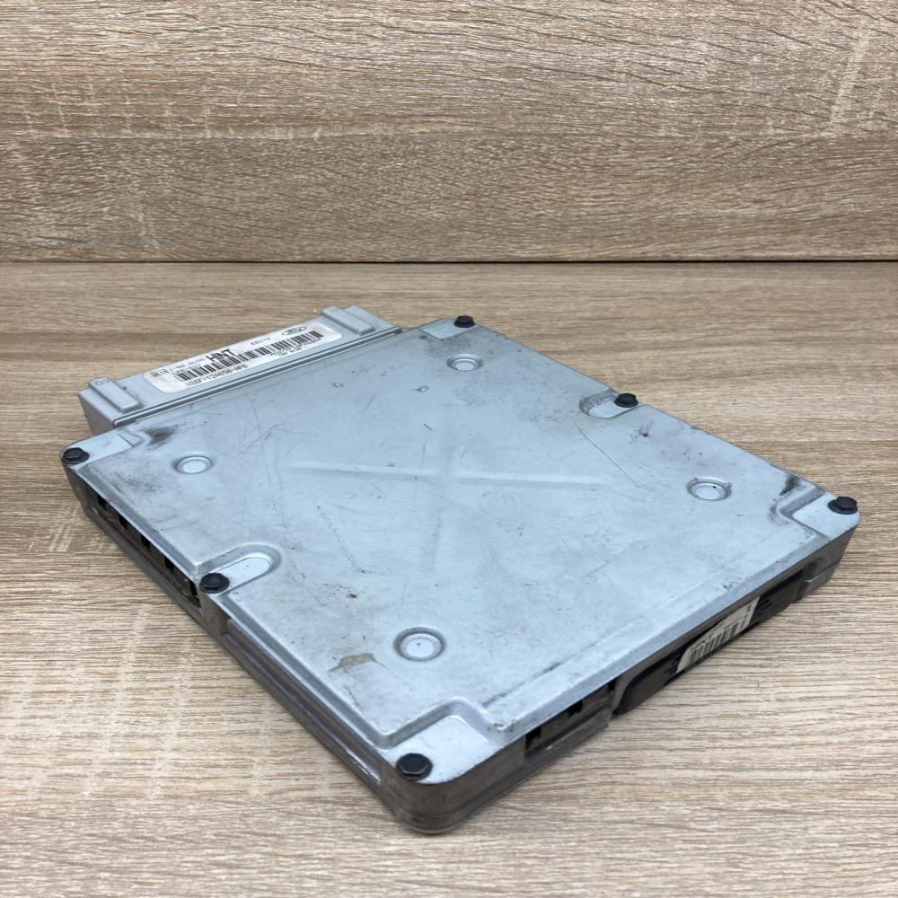 XS6F 12A650 APB HINT XS6F12A650APB Engine control unit/module ECU Ford Focus