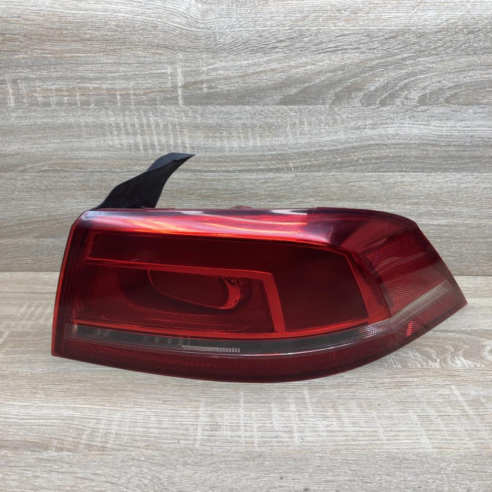 3AE945096F   Rear/tail lights Volkswagen PASSAT B7
