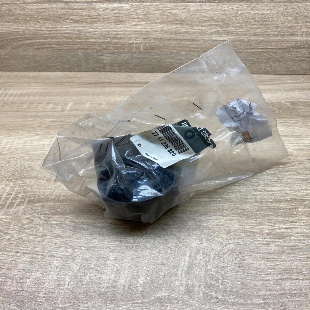 7711226820   Tow bar electric socket Renault Megane III