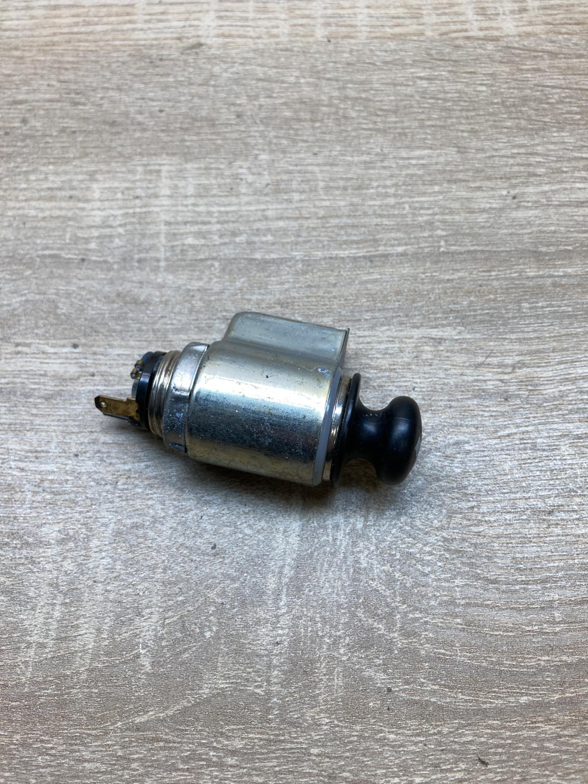 MZ360118EX   12 V Socket (front) Mitsubishi Outlander IV