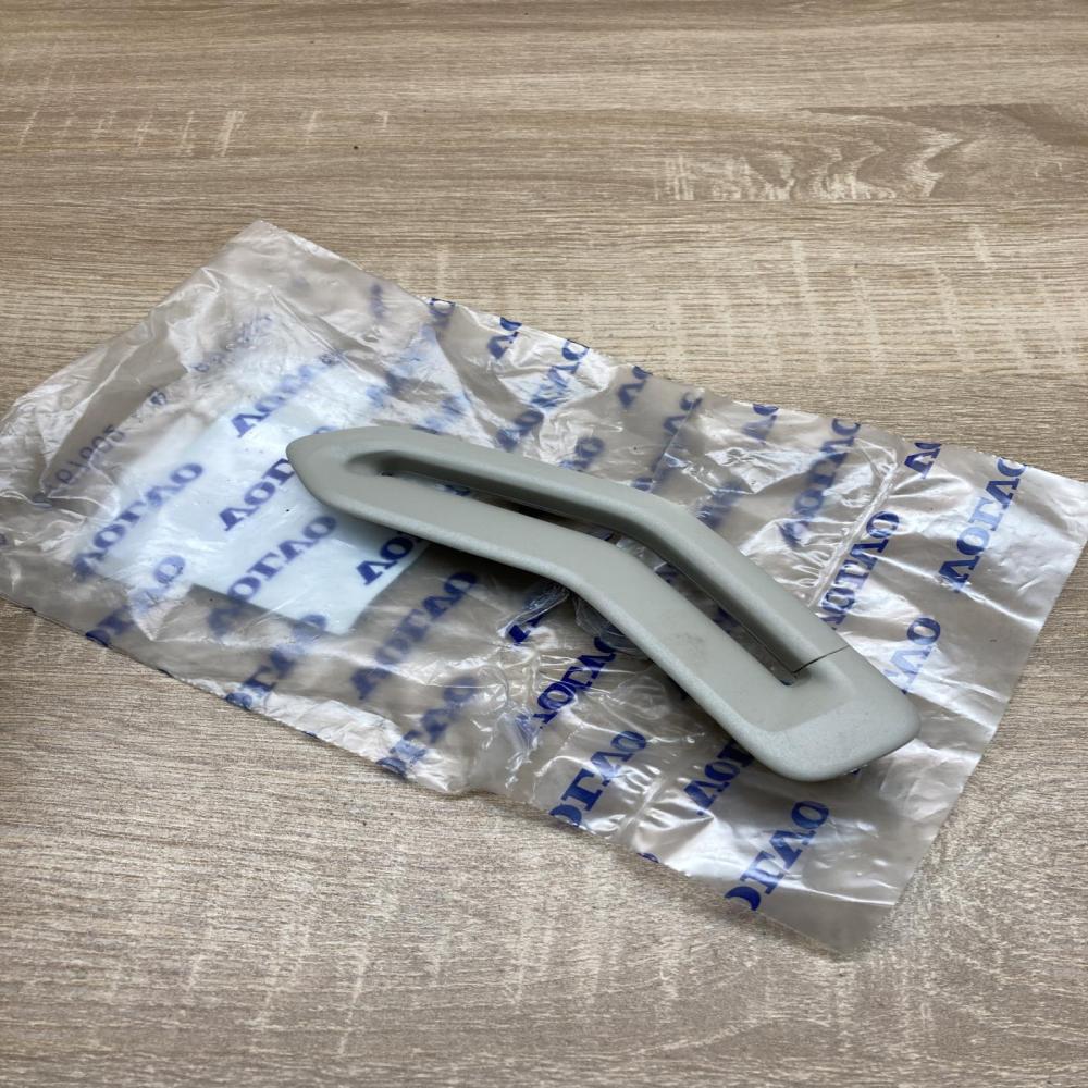 39873711   Other interior part Volvo S60
