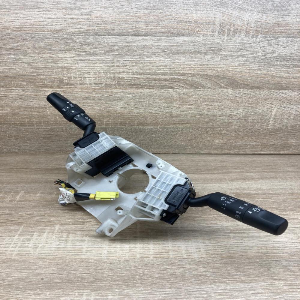 17D798 17D682 BP4P Wiper turn signal indicator stalk/switch Mazda 3 I