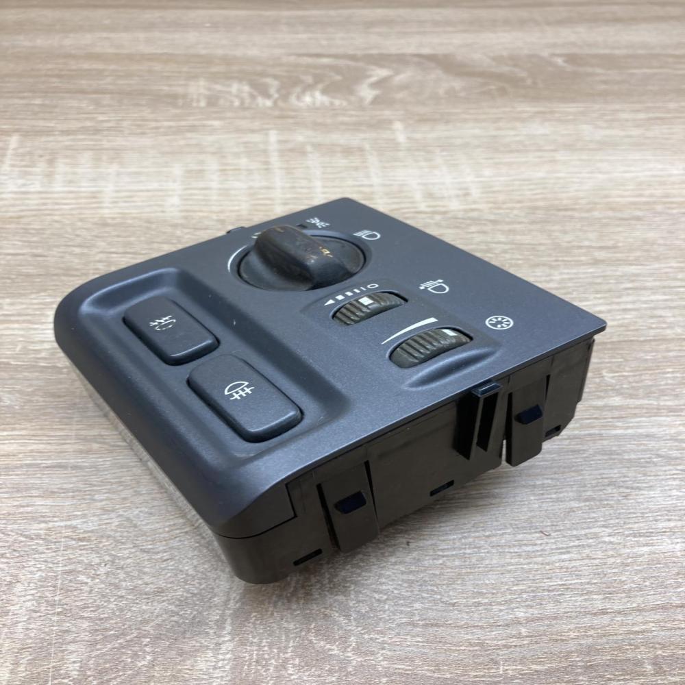 30613945   Light switch Volvo S40, V40
