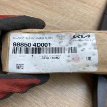 98850 4D001   Rear wiper blade KIA Carnival