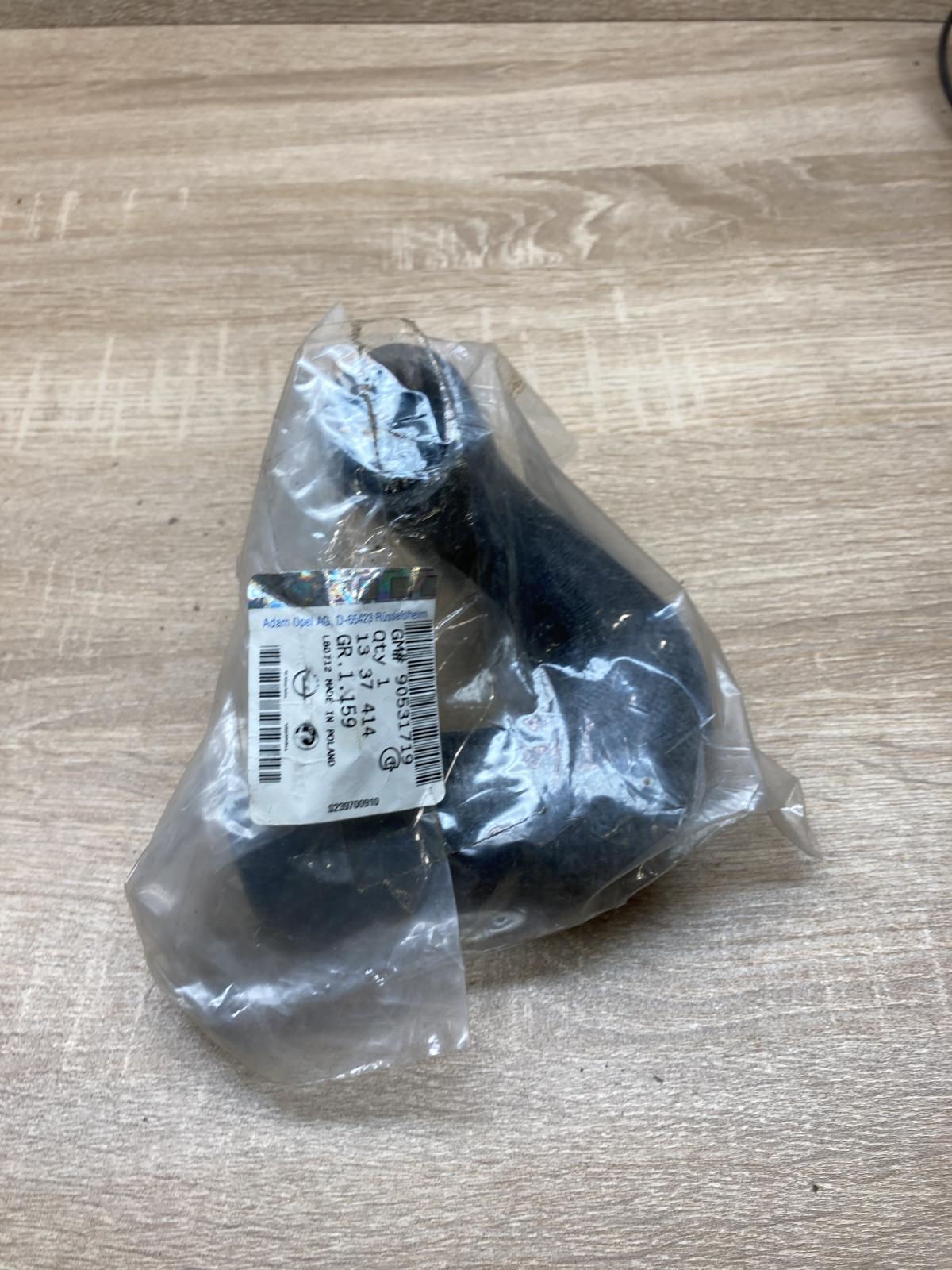 90531719 1337414  Engine coolant pipe/hose Opel Vectra B