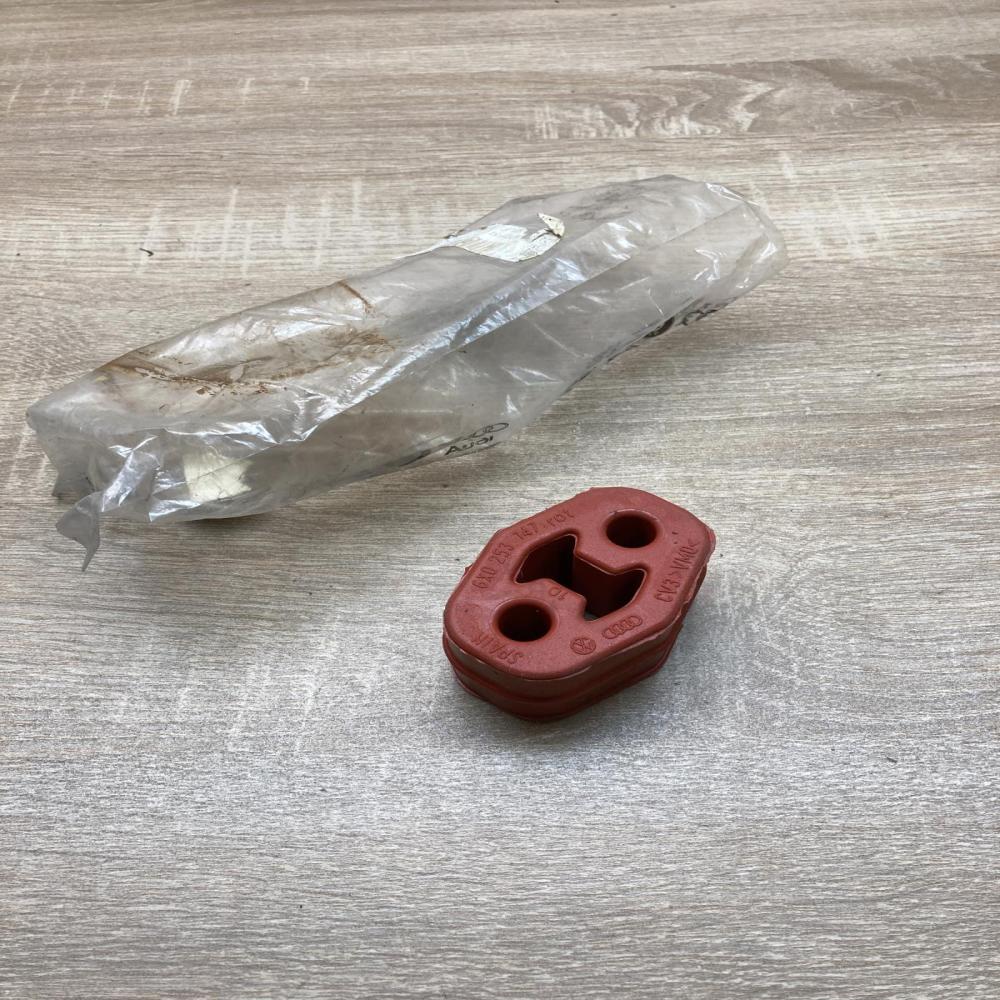 1H0253147B   Muffler mount bracket/holder Volkswagen Golf IV