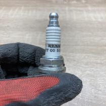 7700500180   Spark plug Renault Trafic I